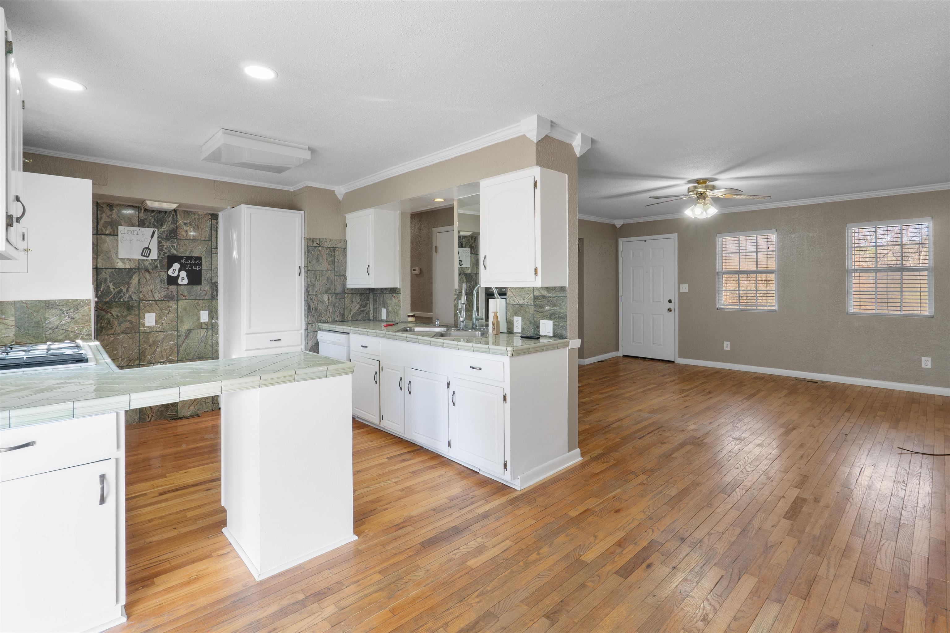 BON TON VILLAGE - Residential