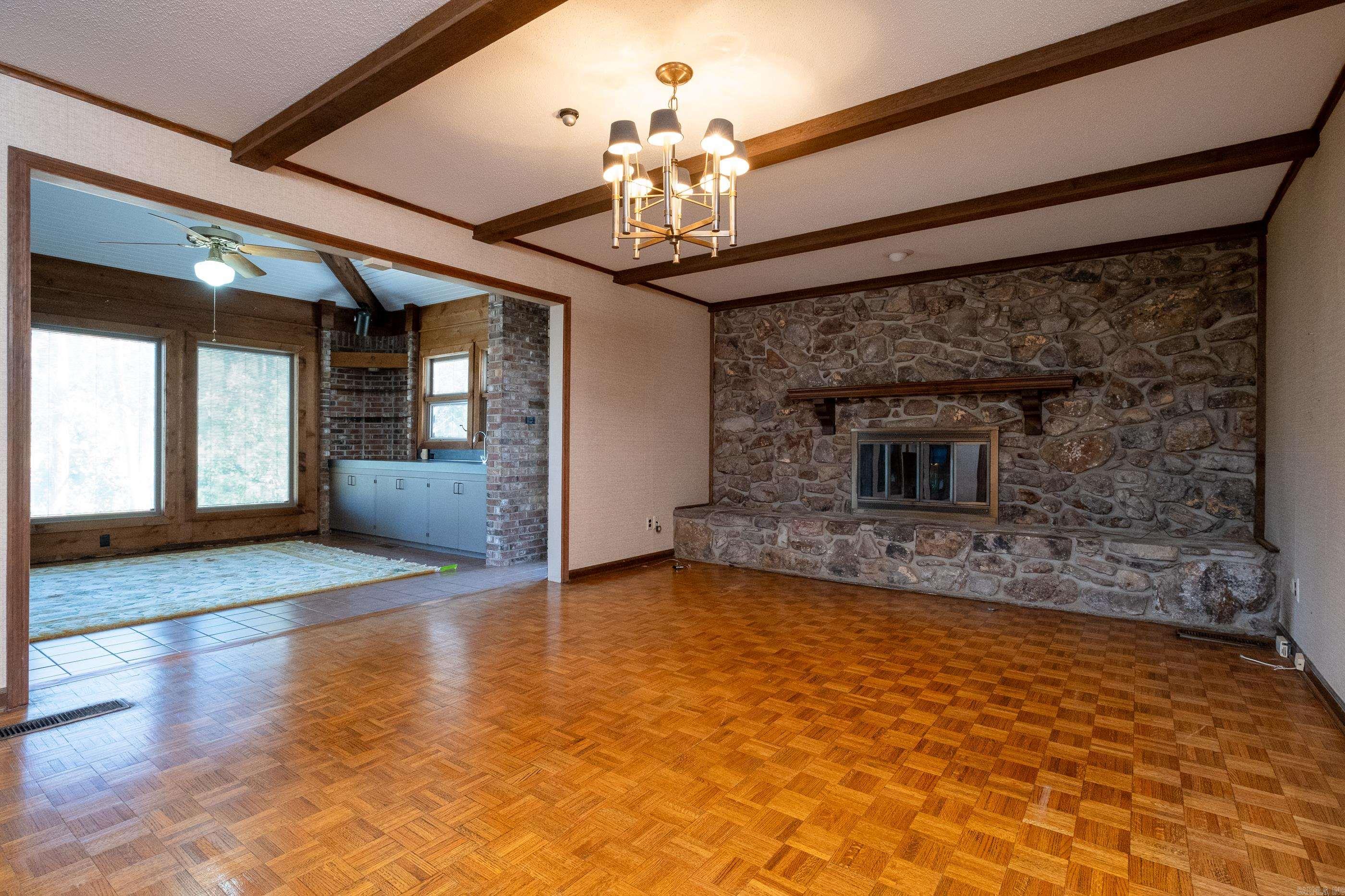 PLEASANT VALLEY - Residential