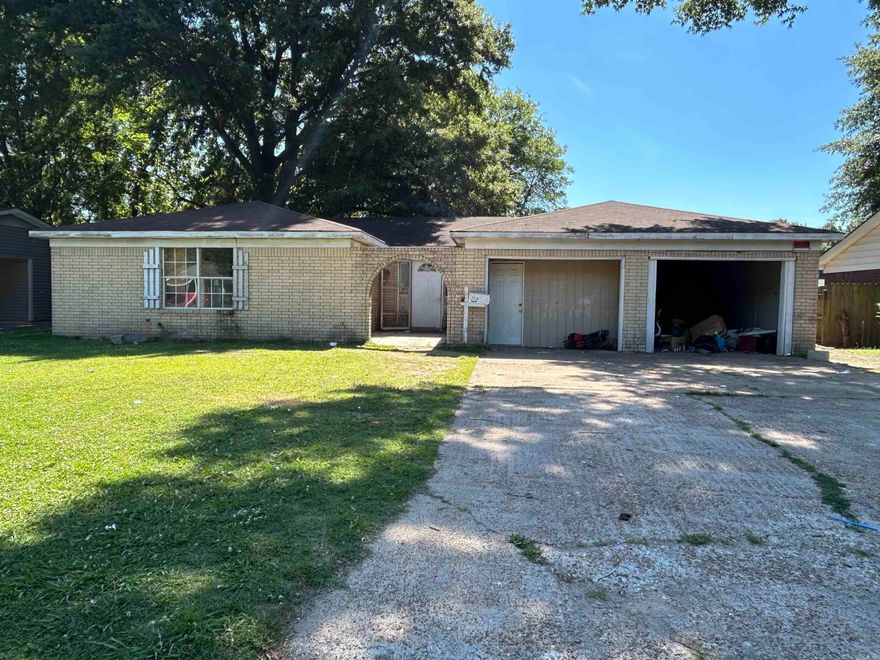 Attention investors; this 3 bedroom, 2 bath house would make a great addition to your rental portfolio and is priced to sell! Cash or in house bank financing only will not go secondary market.