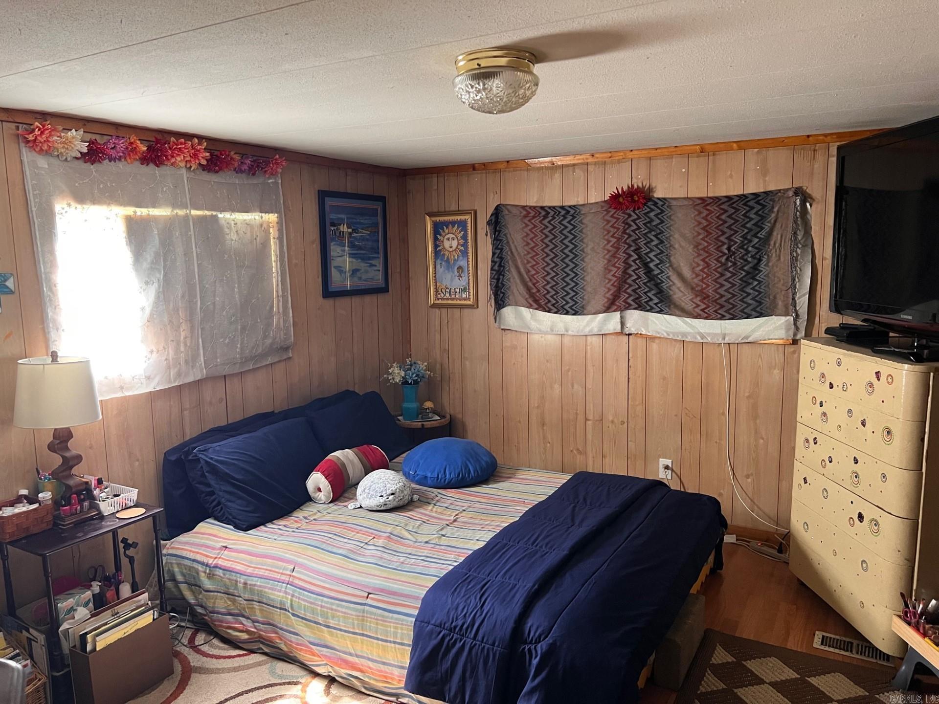 Metes & Bounds - Residential Income