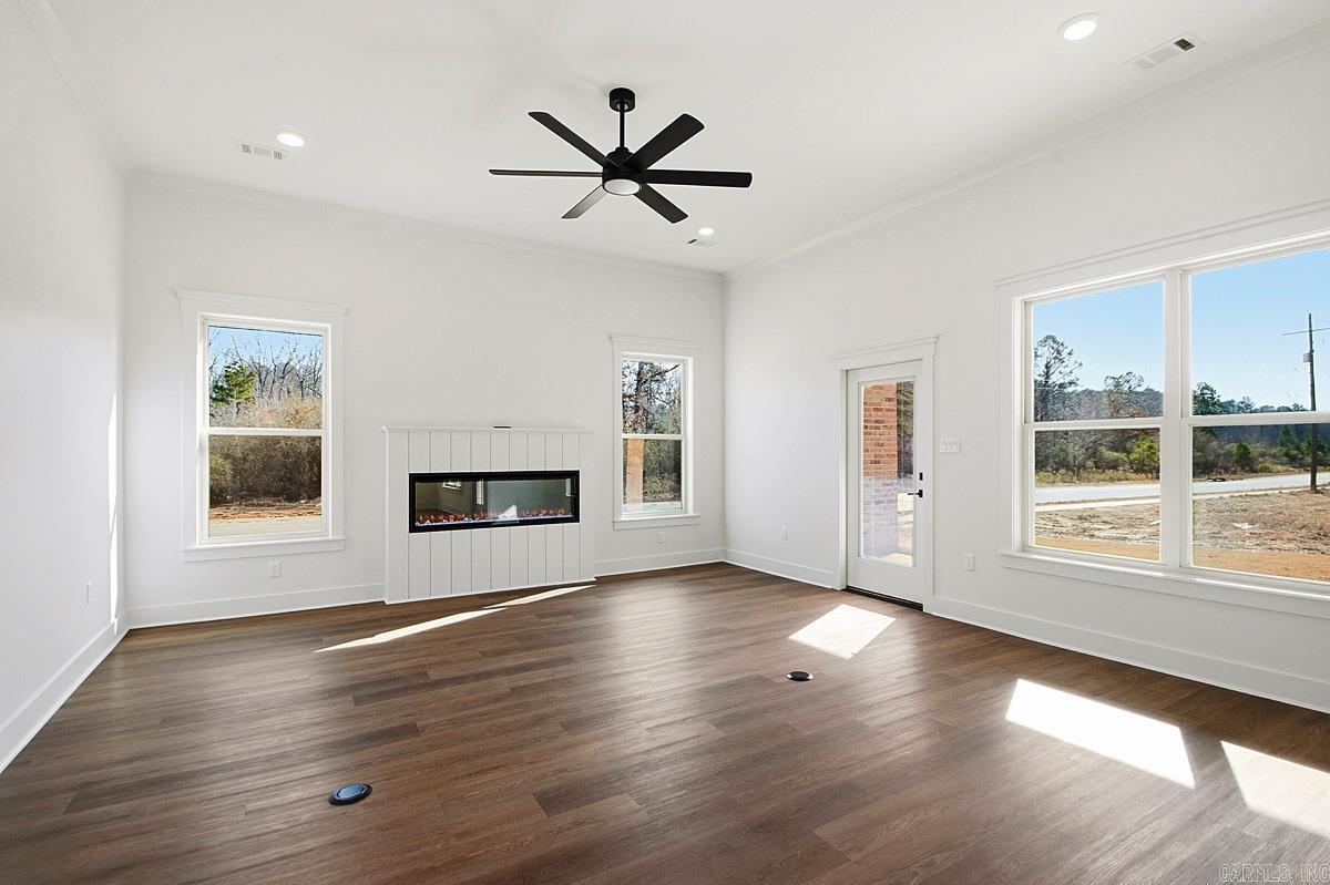 CREEKSIDE - Residential