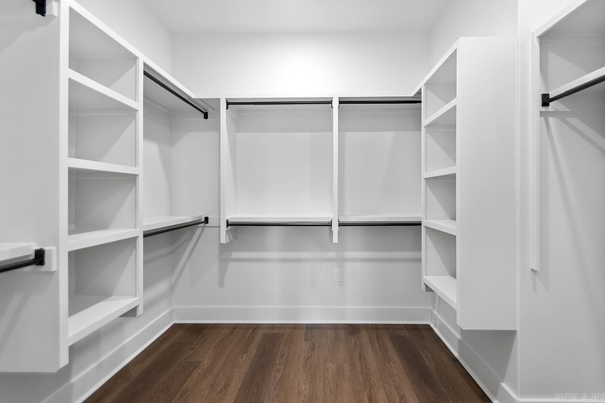 CREEKSIDE - Residential