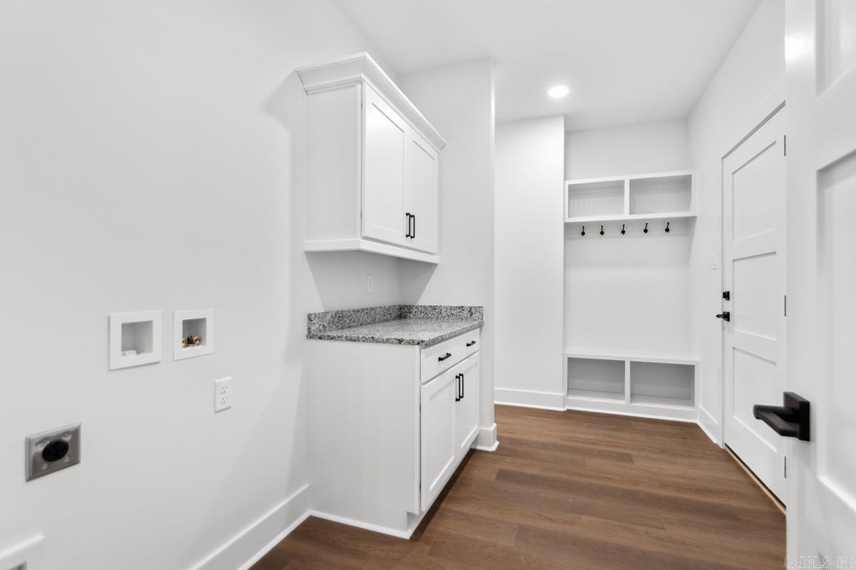 CREEKSIDE - Residential