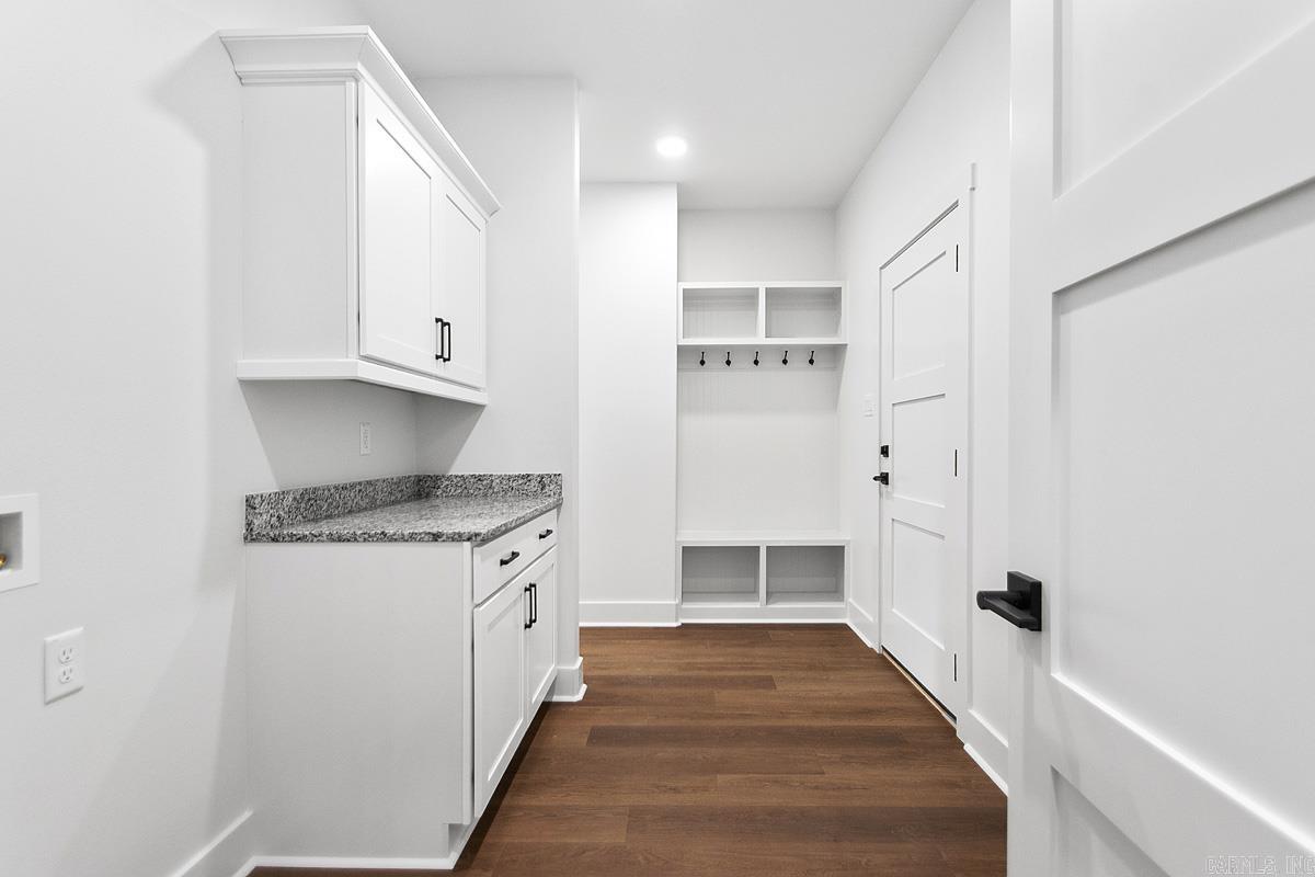 CREEKSIDE - Residential