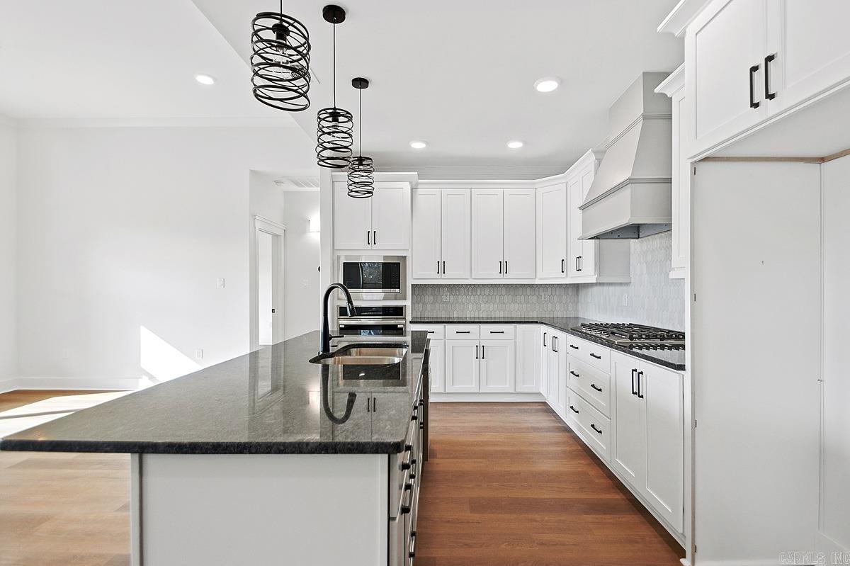 CREEKSIDE - Residential