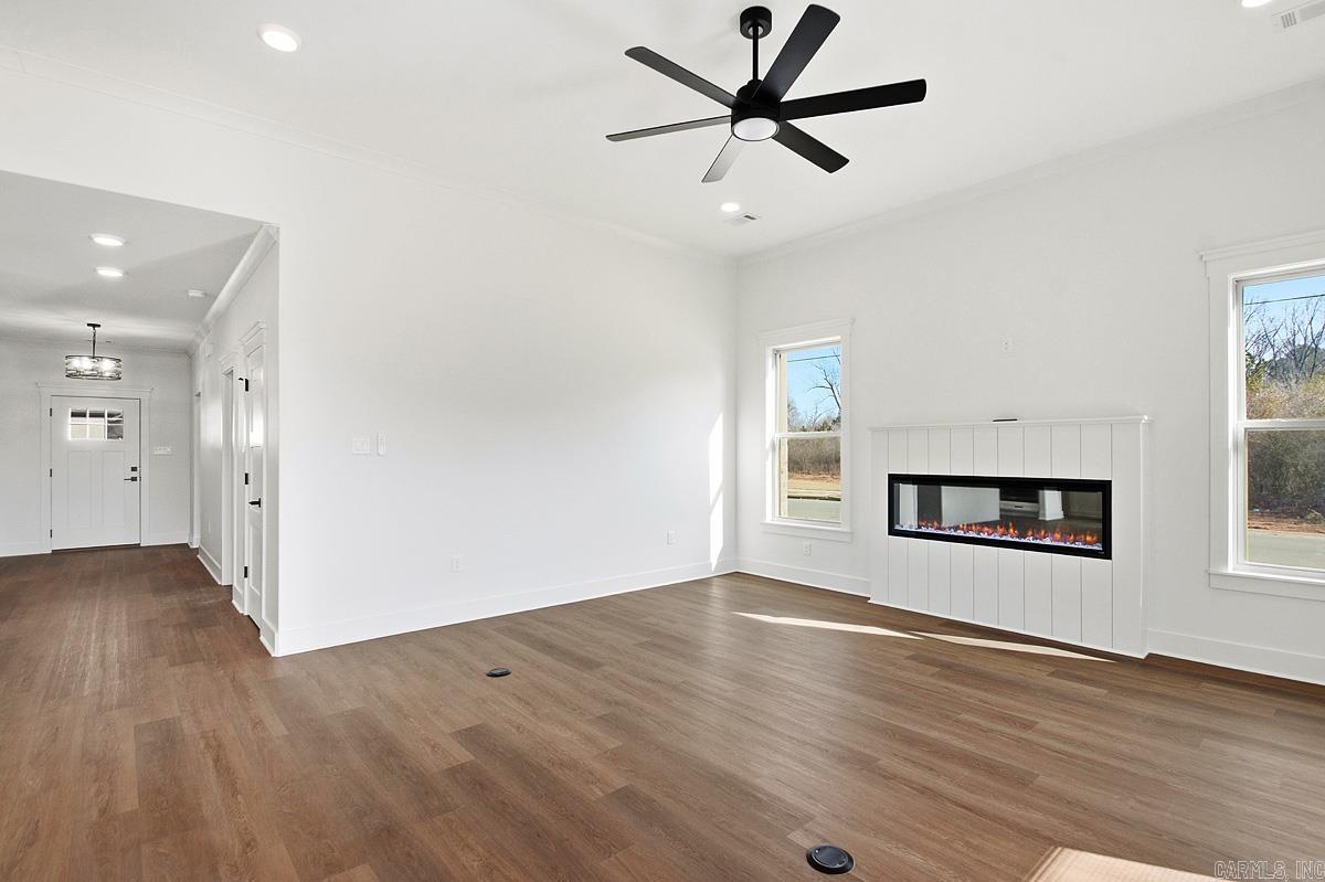 CREEKSIDE - Residential