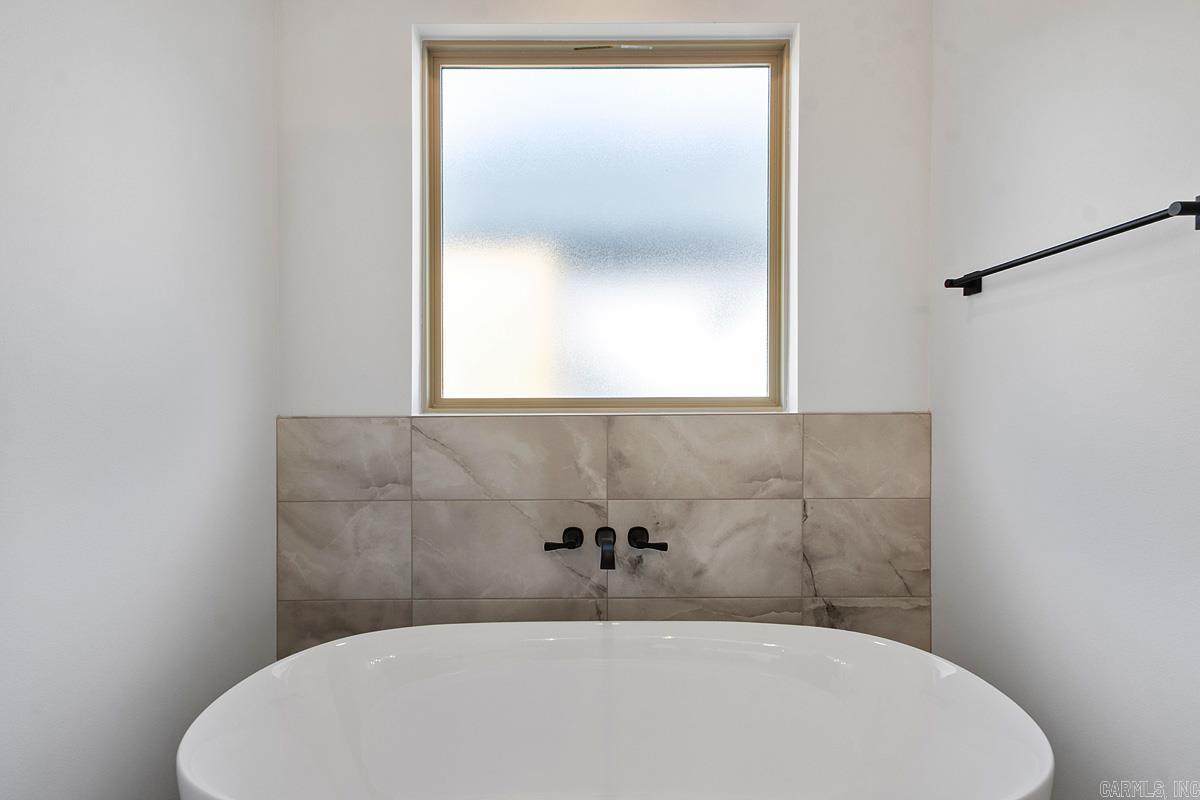 CREEKSIDE - Residential