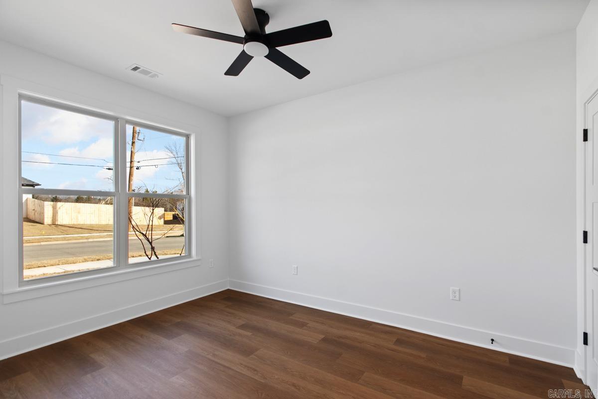 CREEKSIDE - Residential