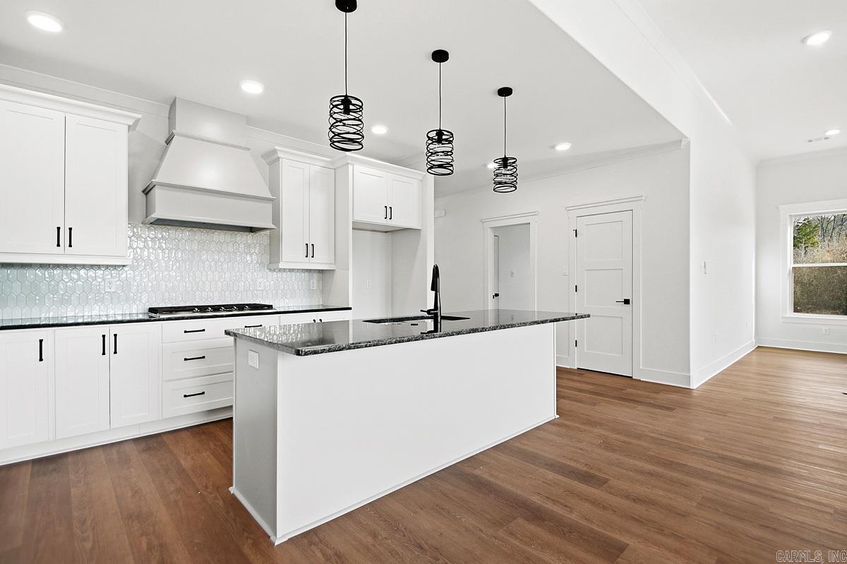 CREEKSIDE - Residential