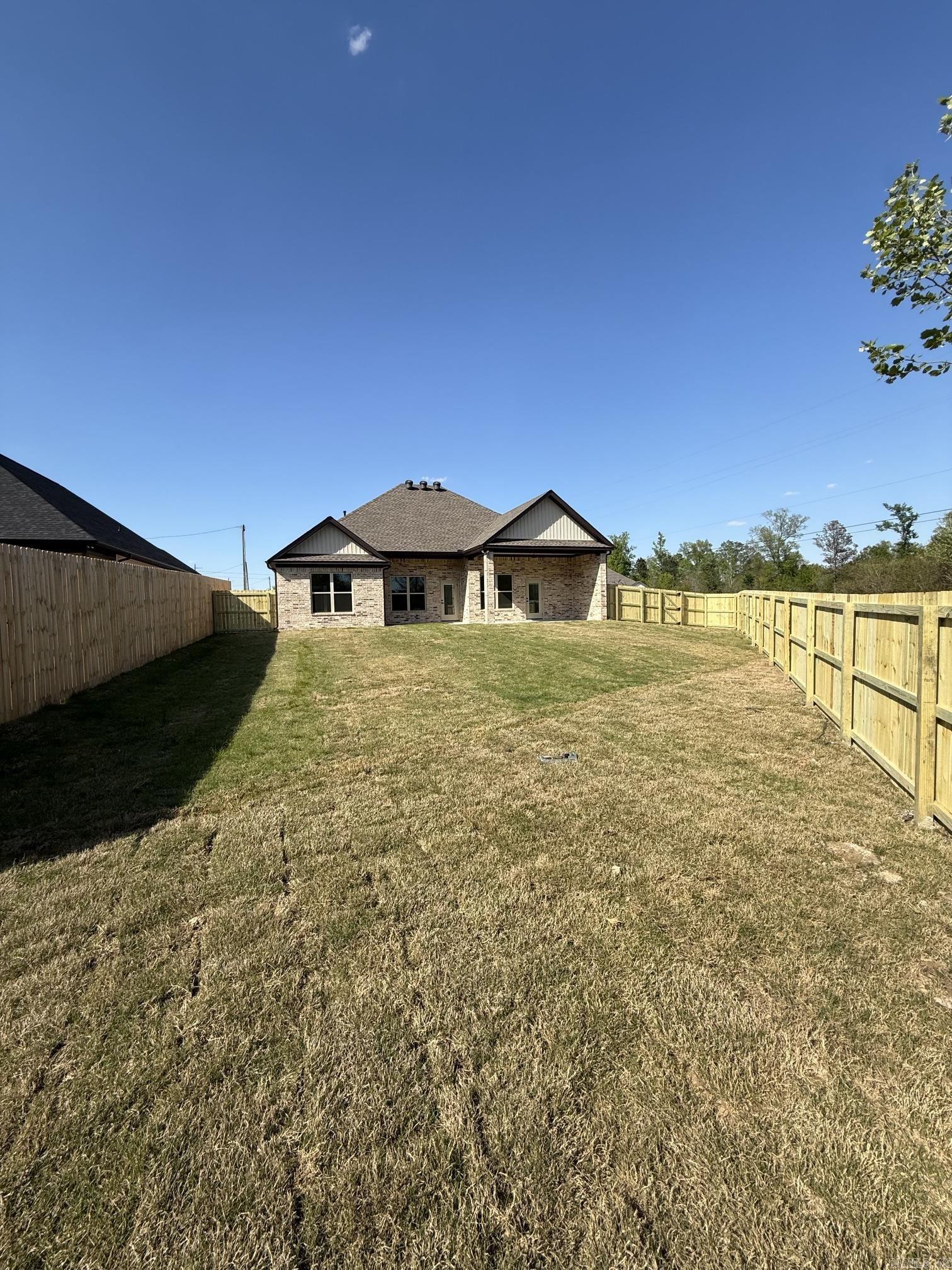 CREEKSIDE - Residential