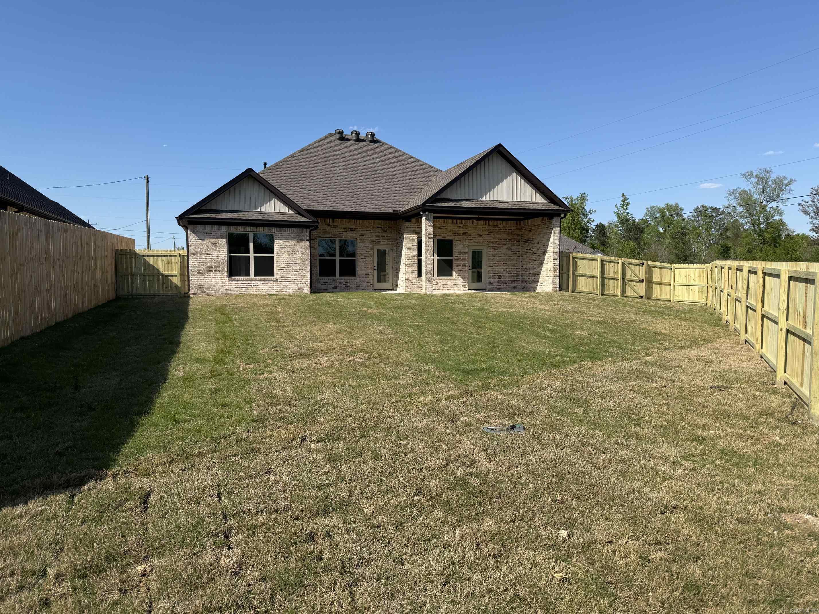 CREEKSIDE - Residential