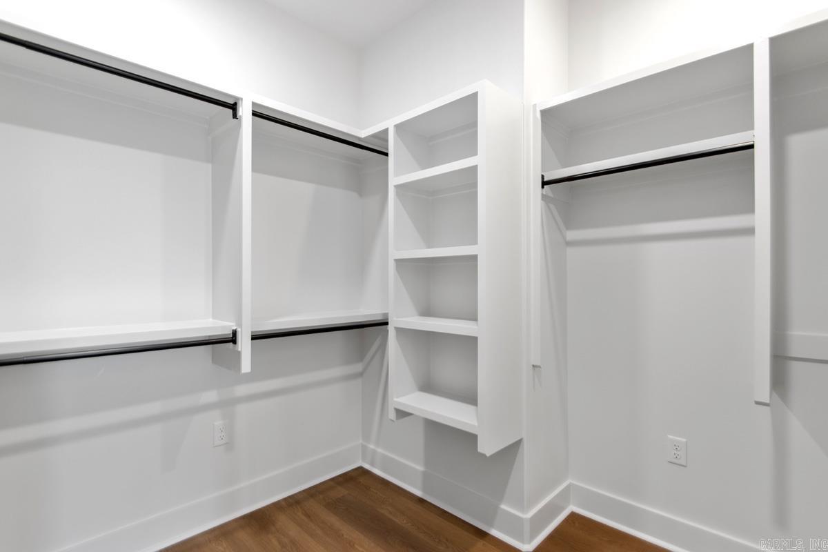 CREEKSIDE - Residential