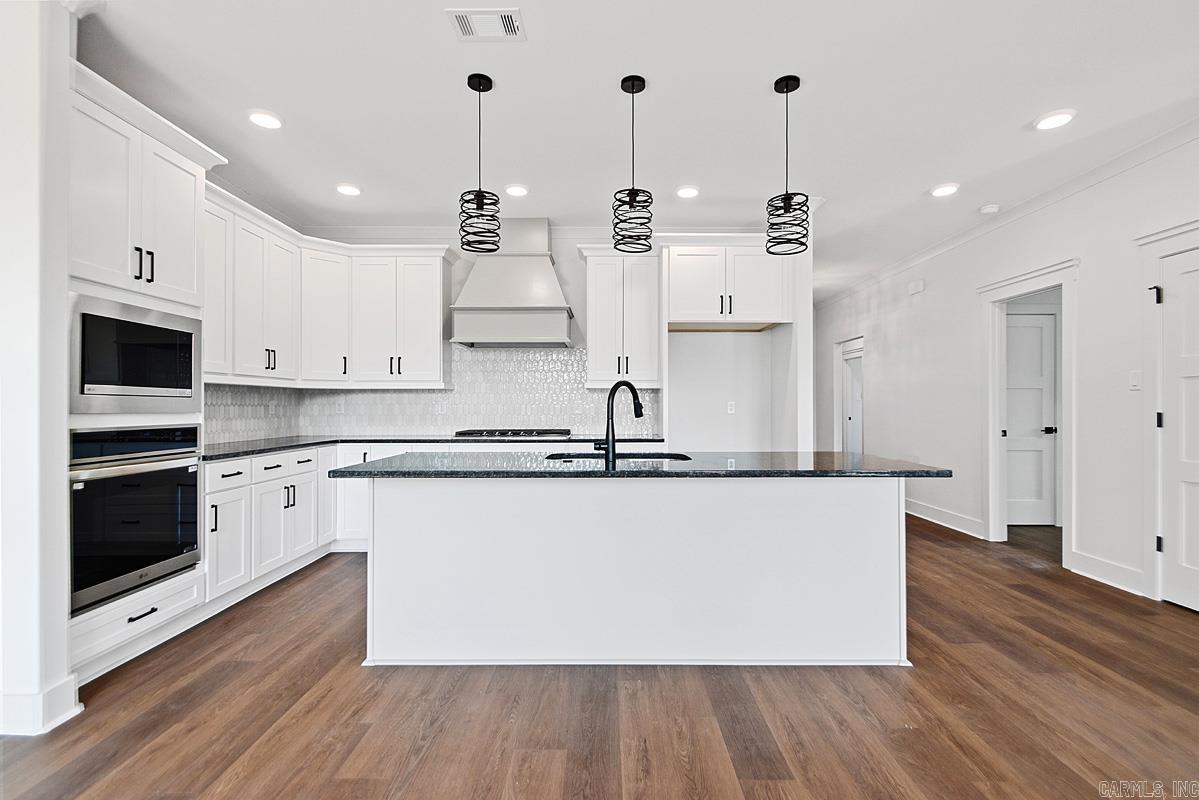 CREEKSIDE - Residential