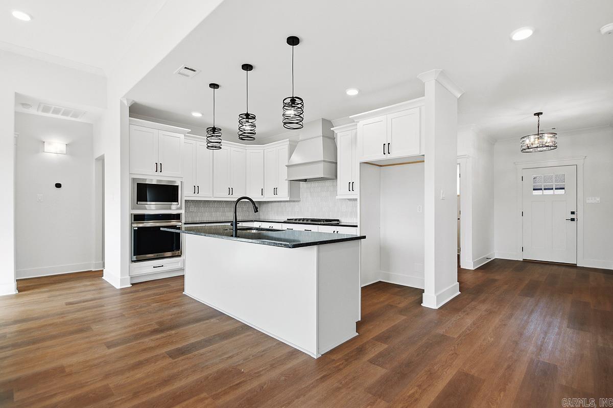 CREEKSIDE - Residential