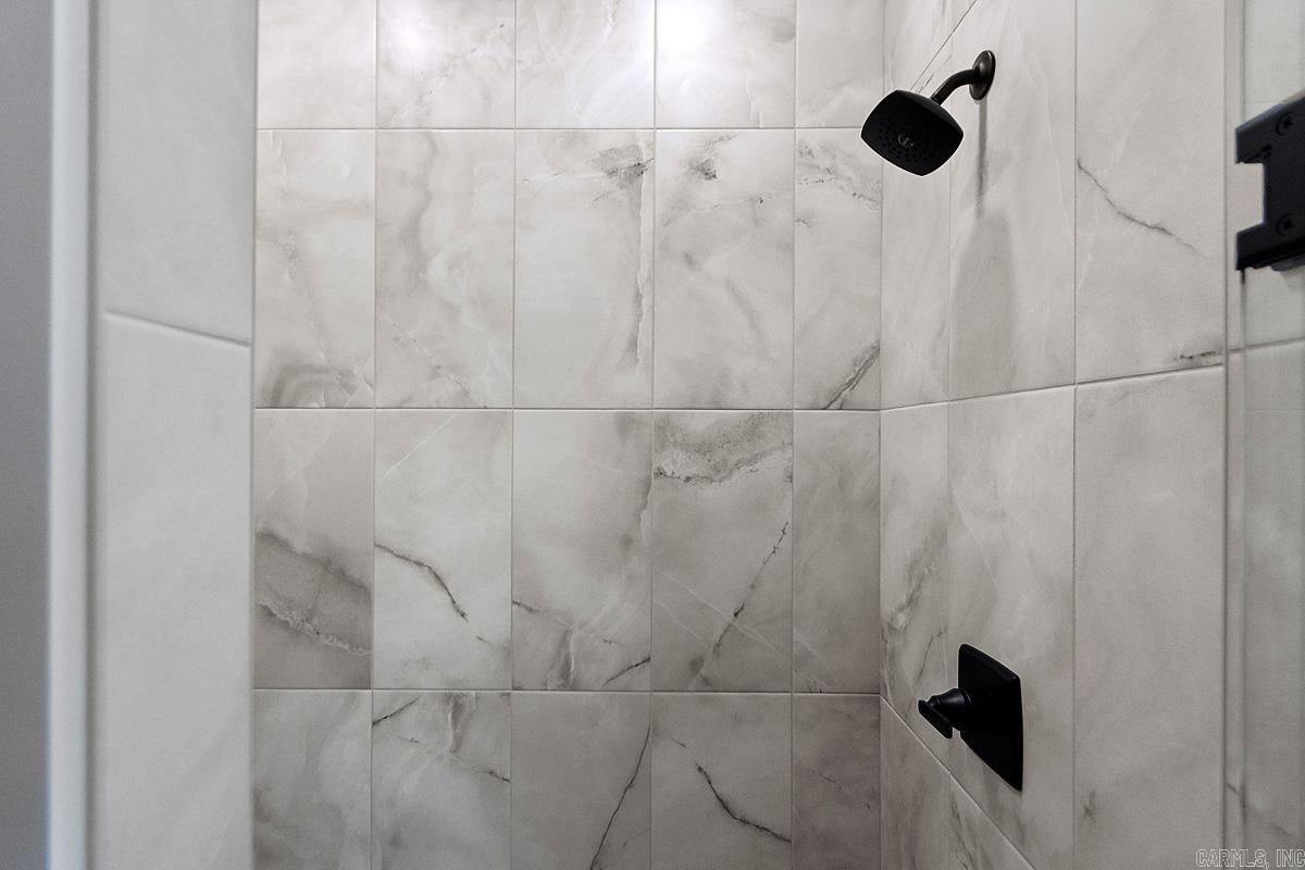 CREEKSIDE - Residential