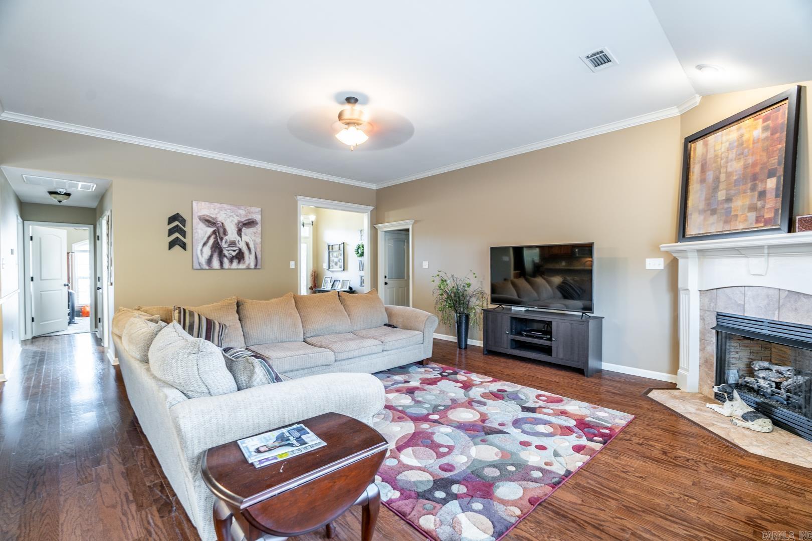 KINGS CROSSING - Residential