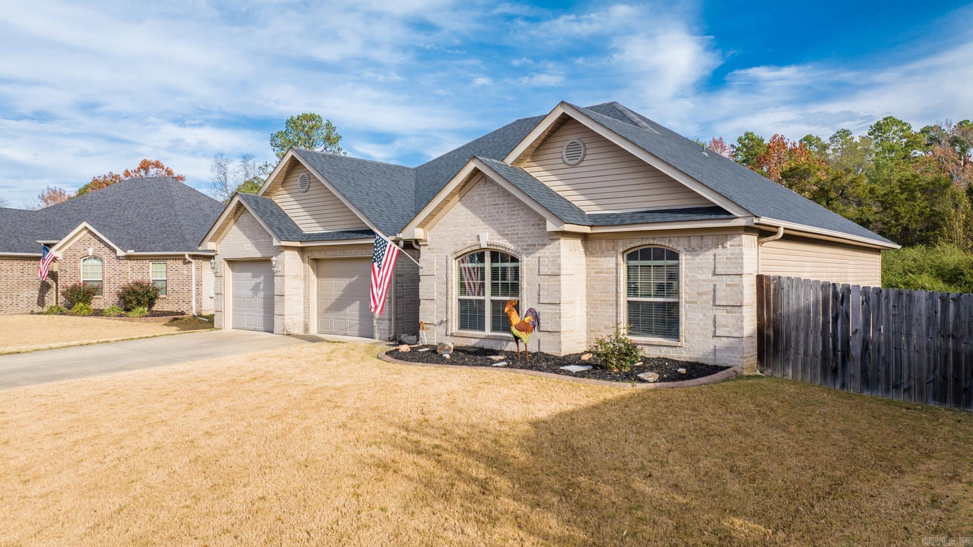 KINGS CROSSING - Residential