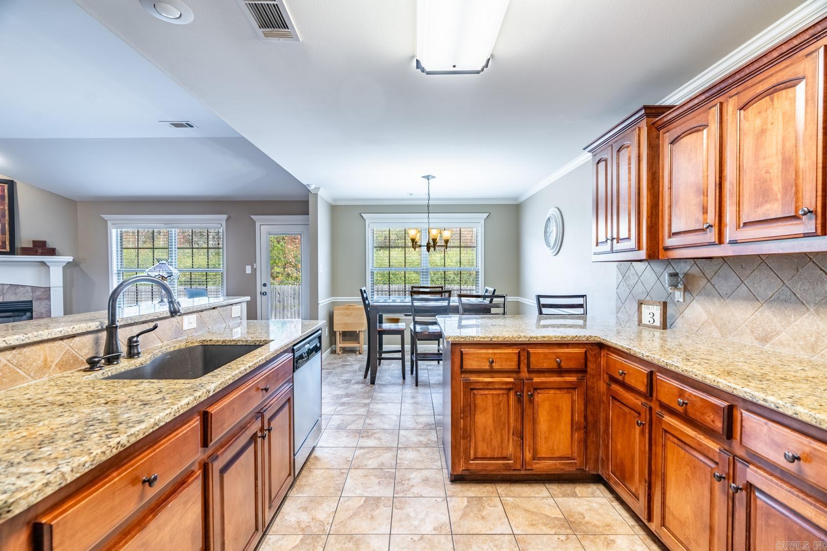 KINGS CROSSING - Residential