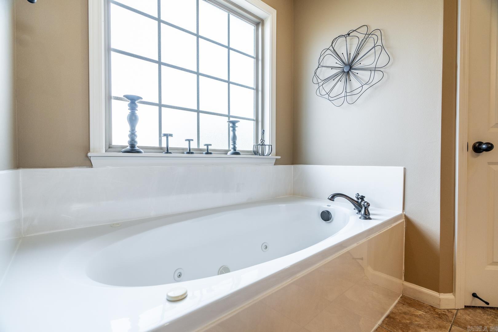 KINGS CROSSING - Residential