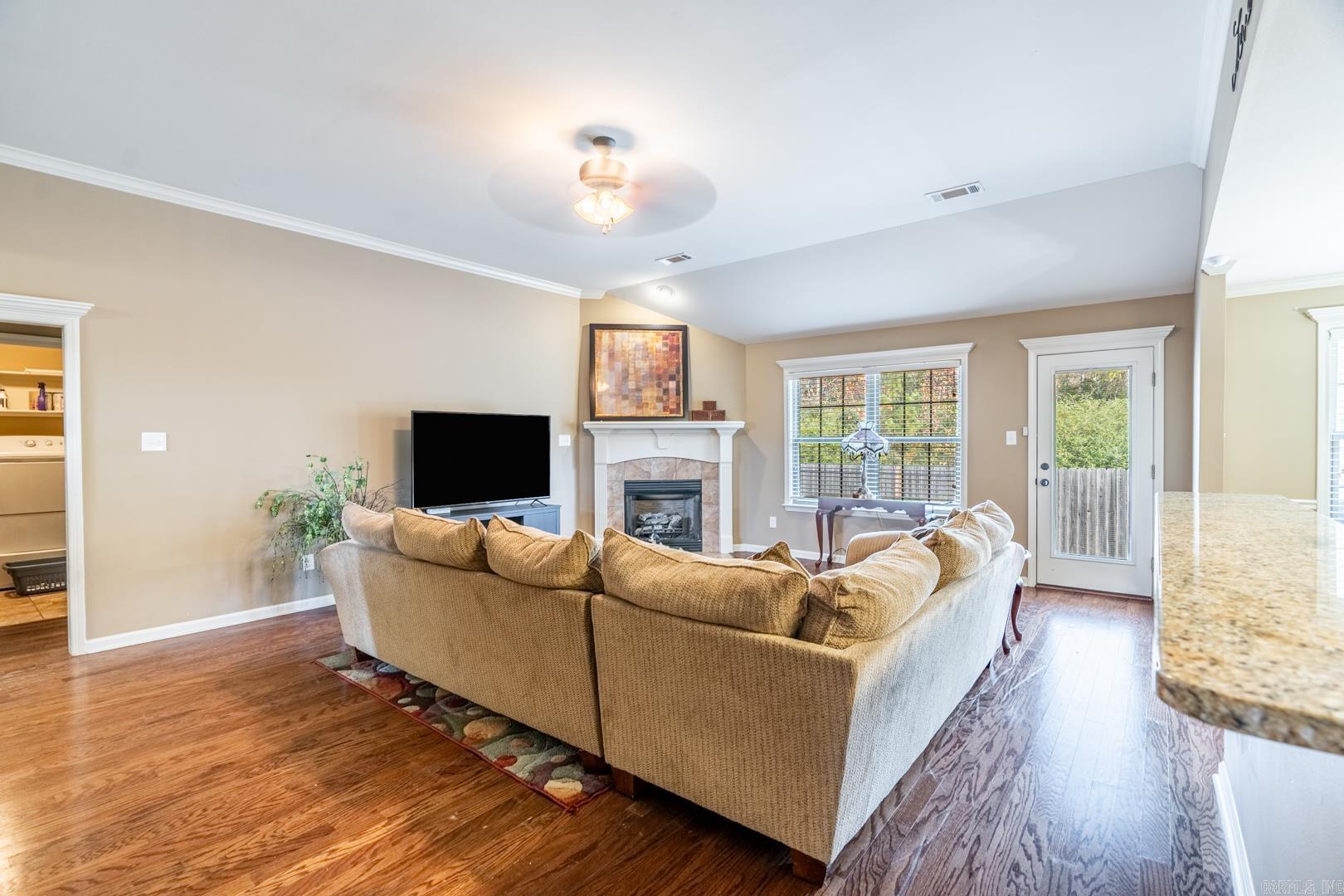 KINGS CROSSING - Residential