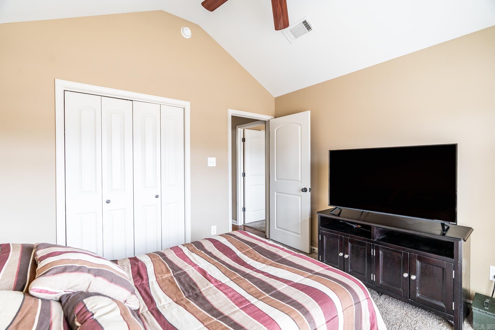 KINGS CROSSING - Residential