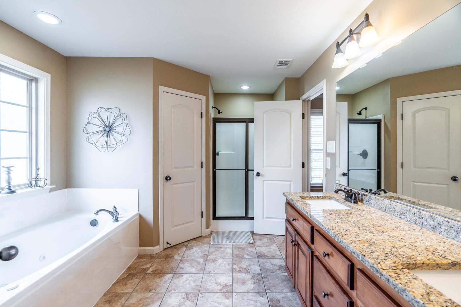 KINGS CROSSING - Residential