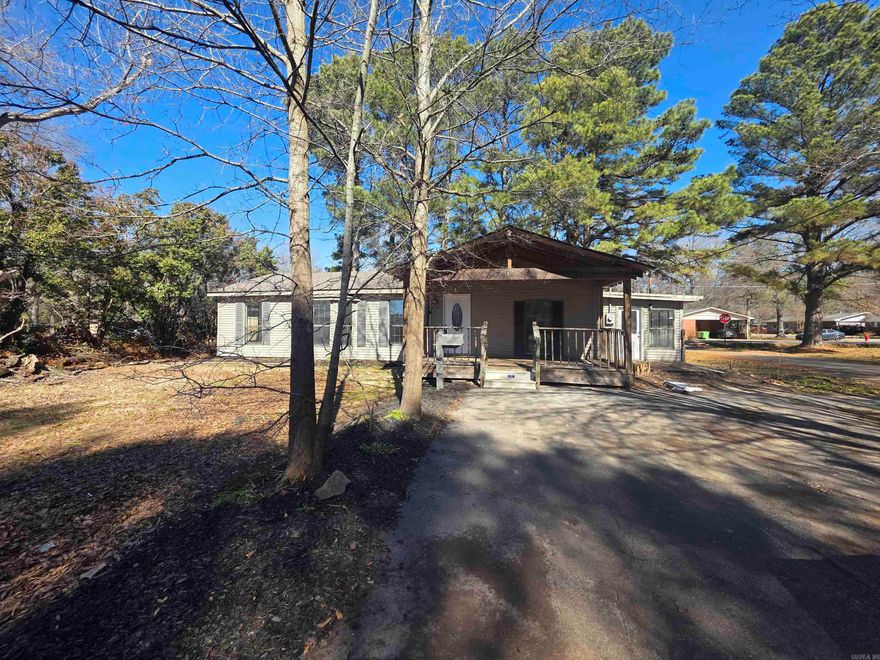 This Spacious 3 Bedroom, 2 bathroom home in Lonoke is a must See! Perfect for a Family or Roommates