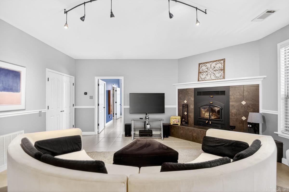 FERNDALE ESTATES - Residential