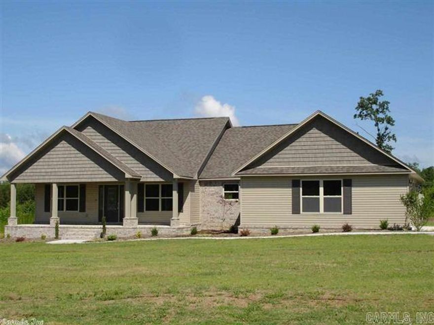 nice country home on 5 plus acres