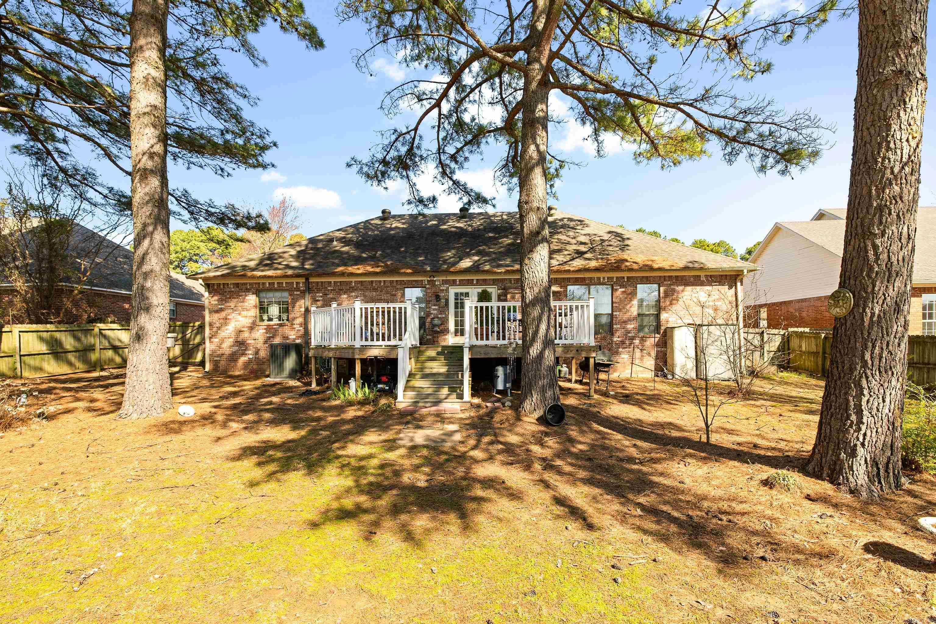 PINE CREEK - Residential