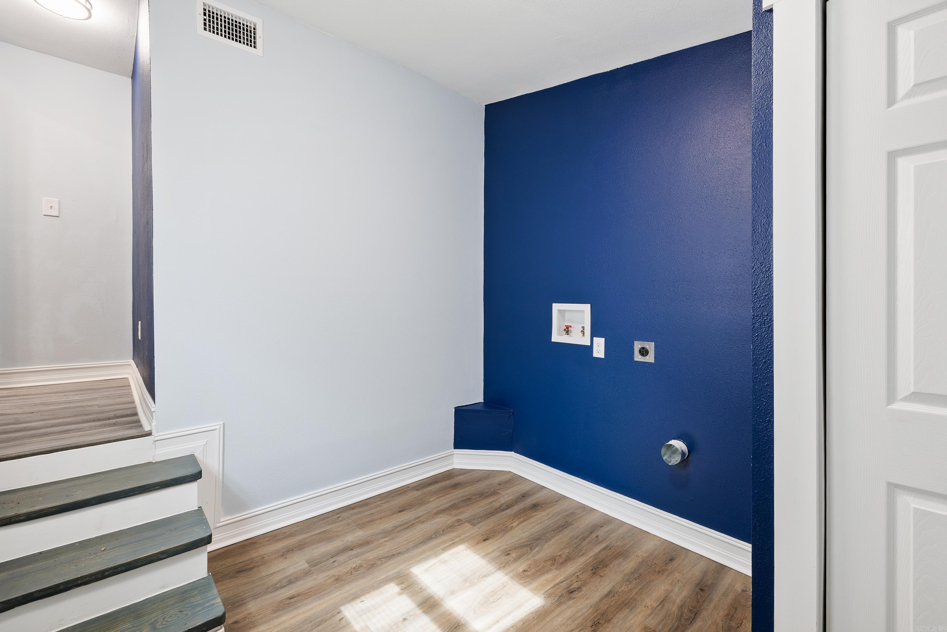 BARROW JOHN - Residential