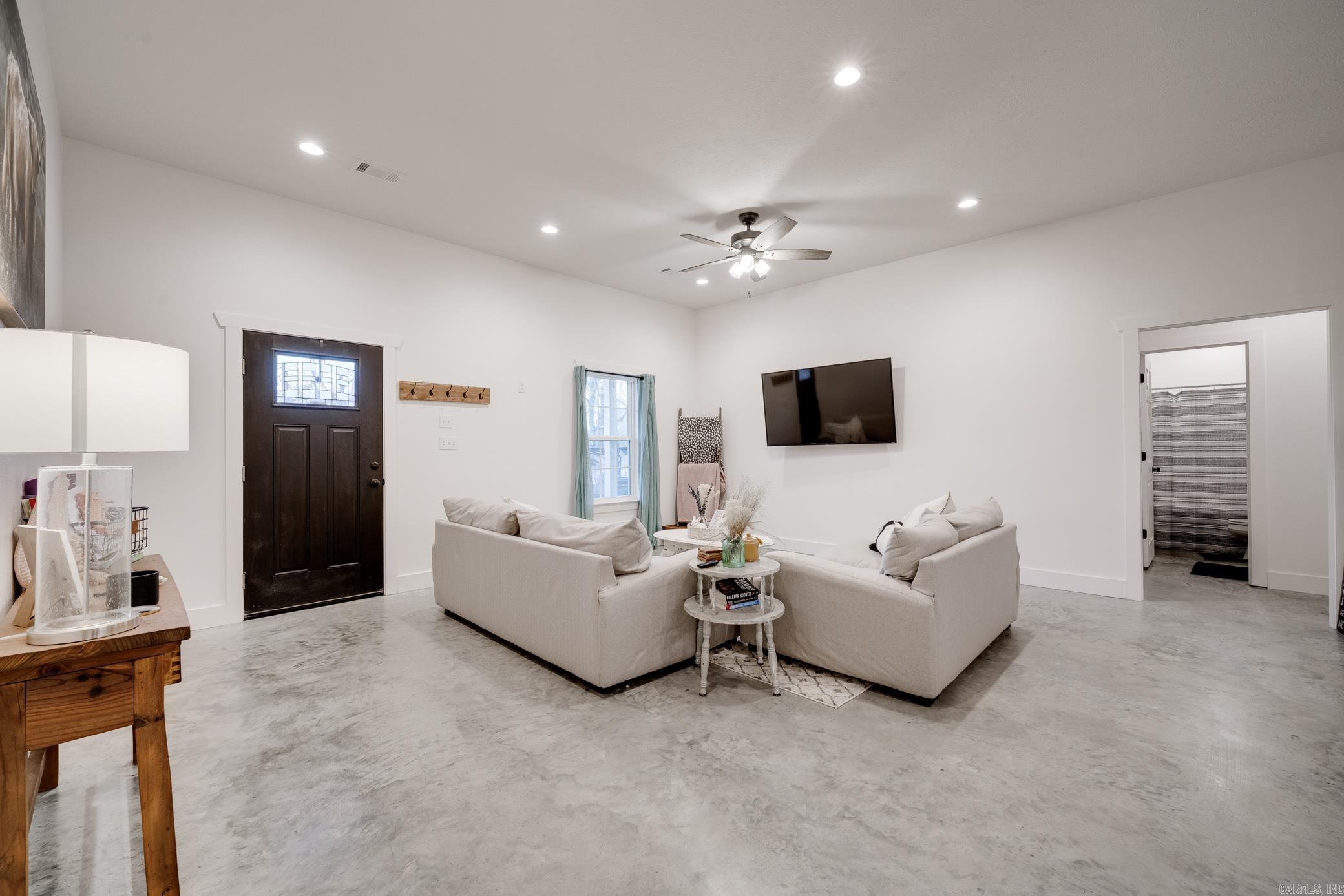 Round Mountain Replat - Residential