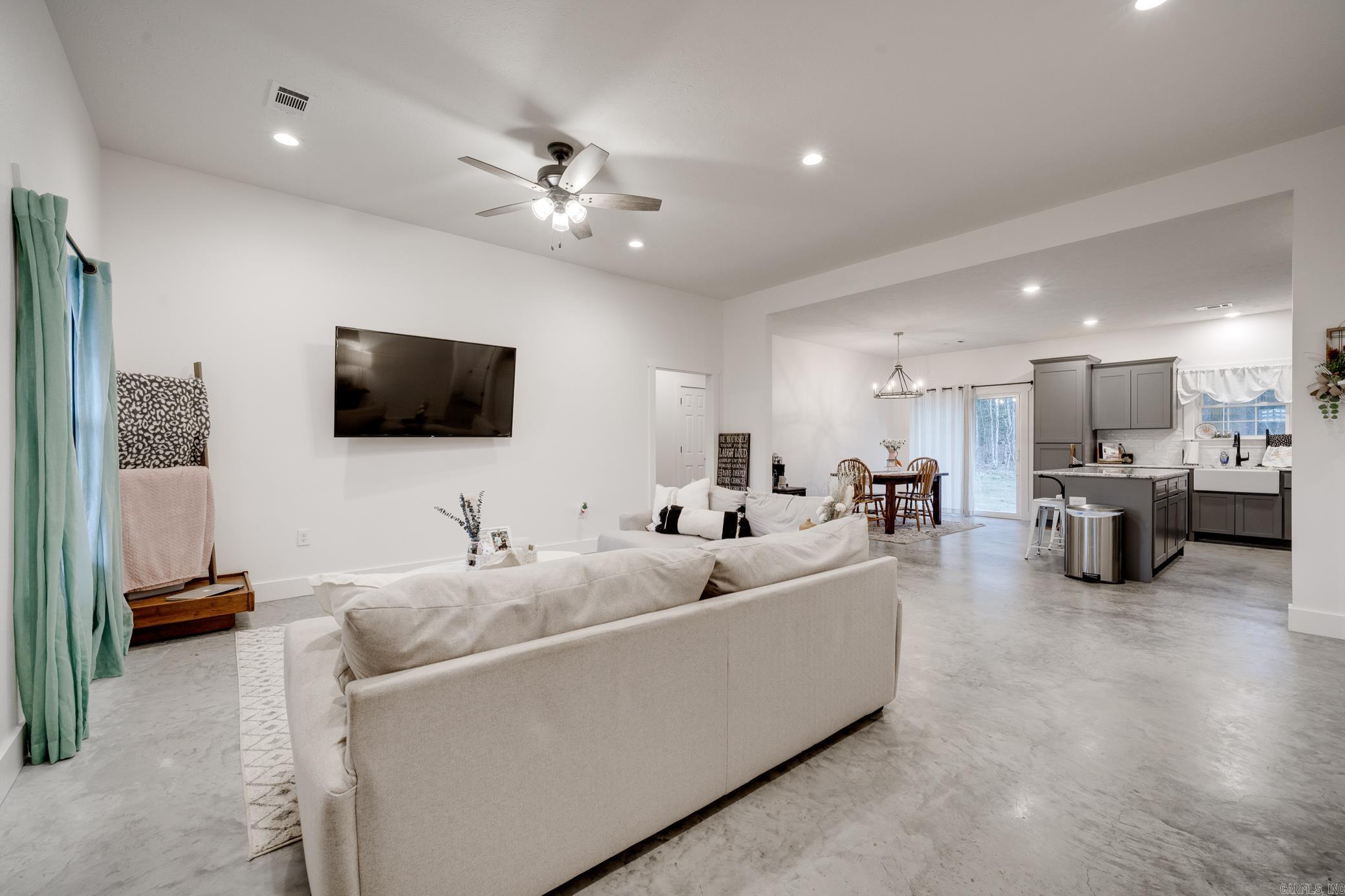 Round Mountain Replat - Residential