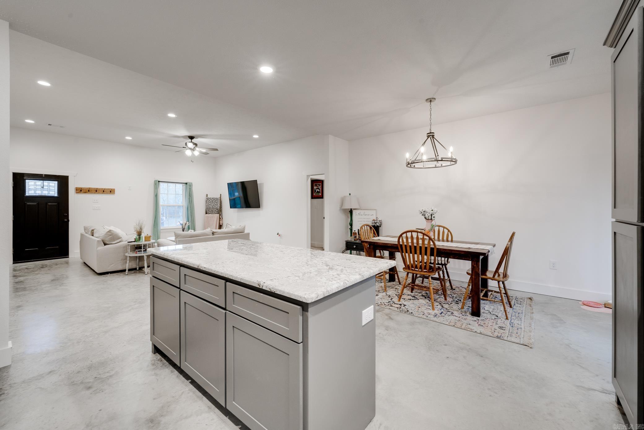 Round Mountain Replat - Residential