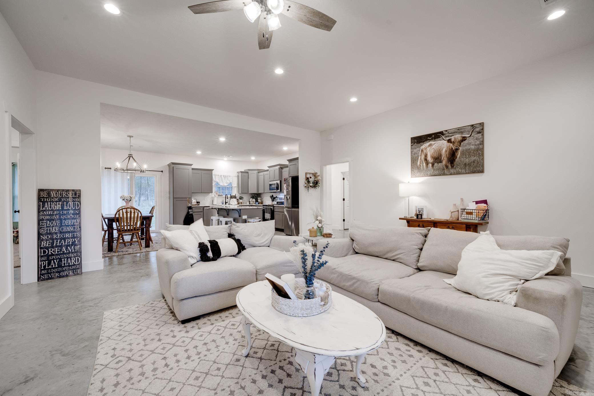 Round Mountain Replat - Residential