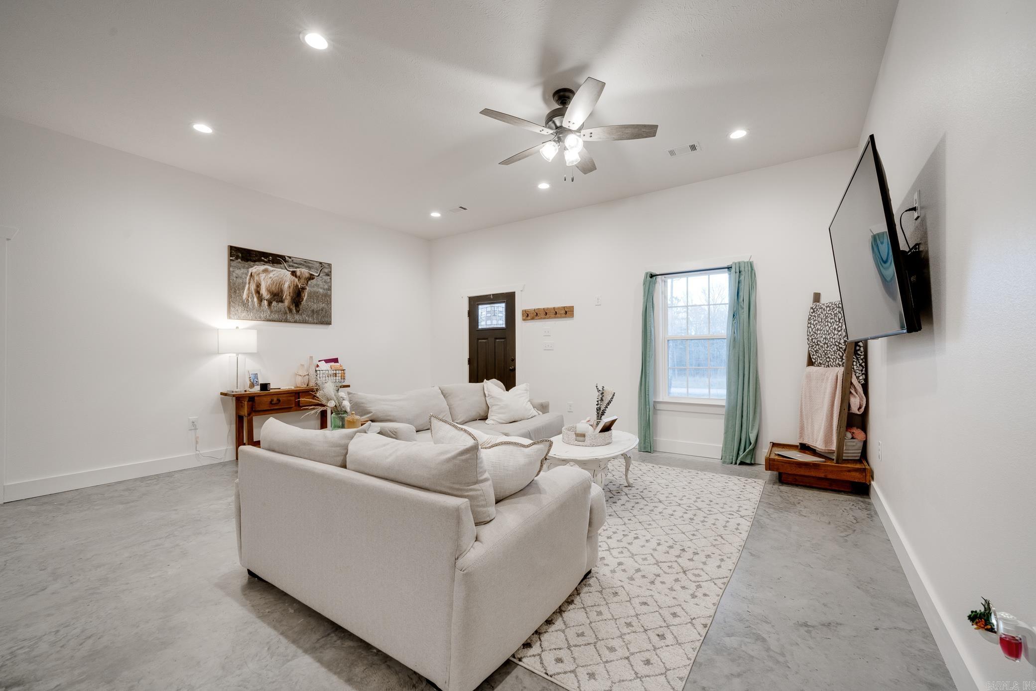 Round Mountain Replat - Residential