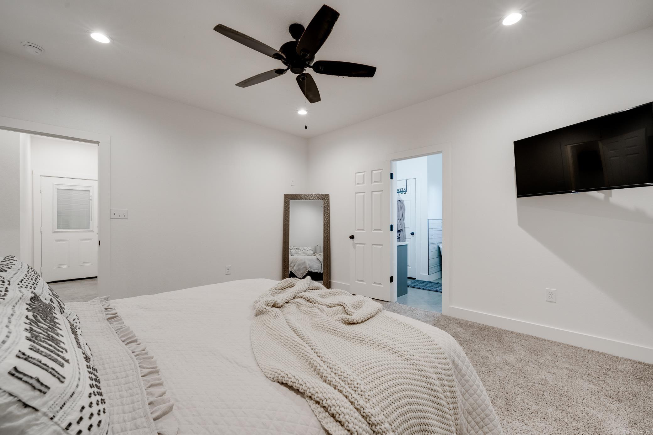 Round Mountain Replat - Residential