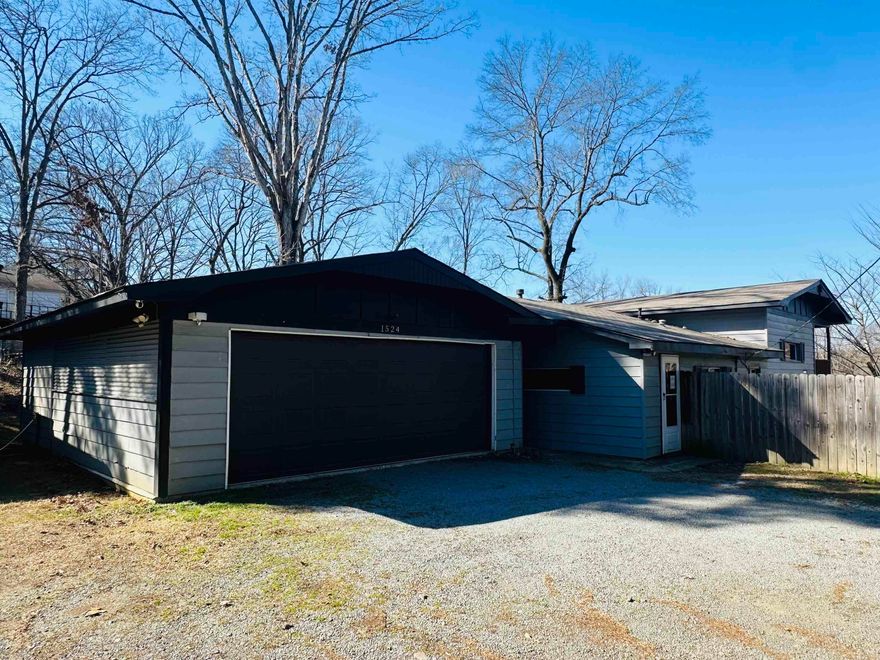 3-2 in Little Rock, AR