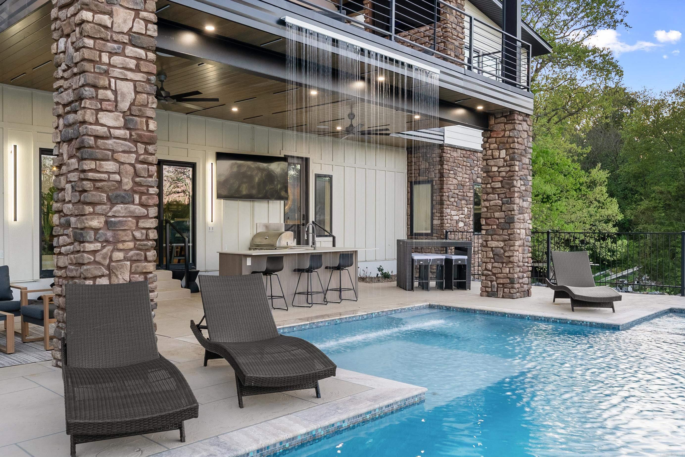 Lake View - Residential