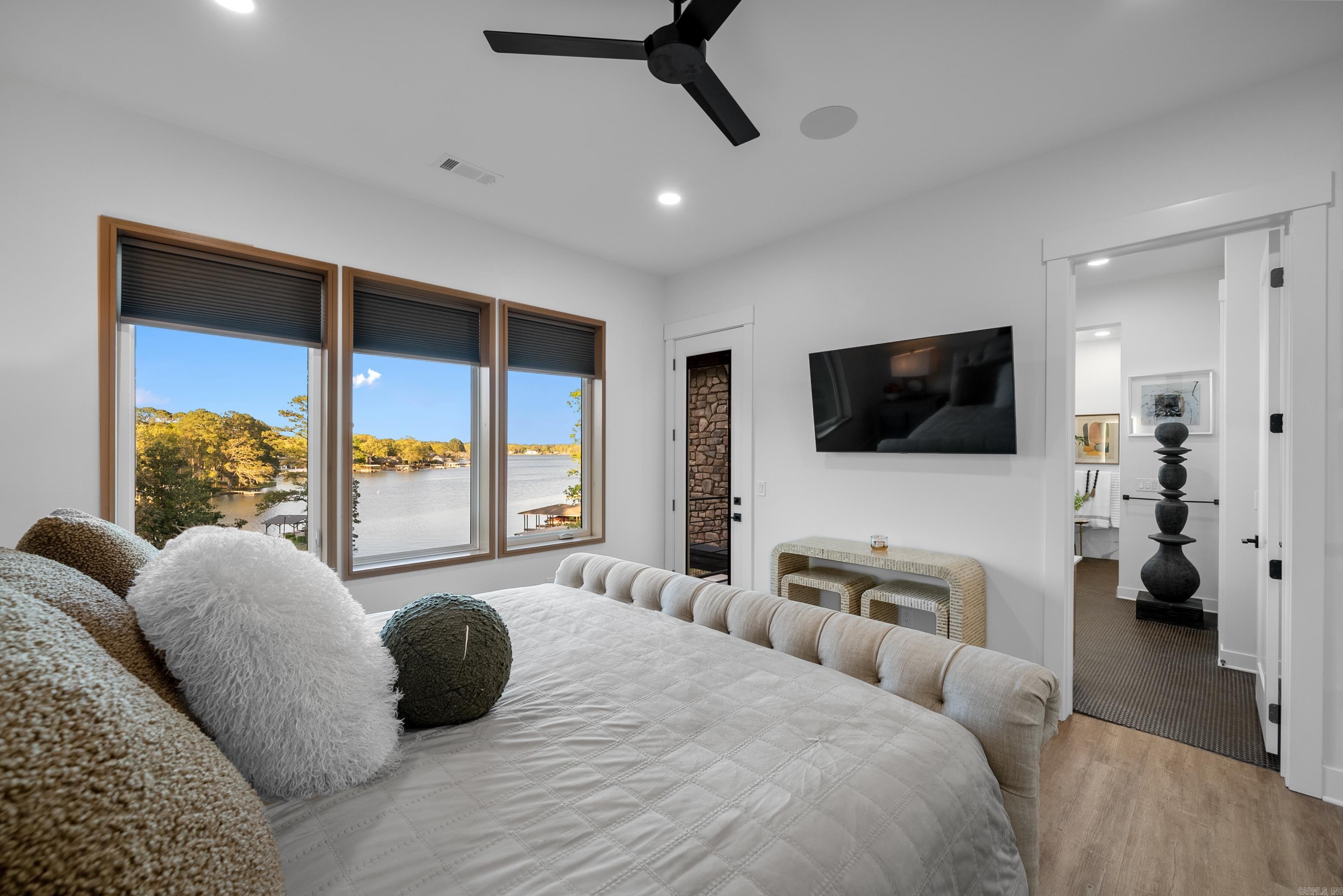 Lake View - Residential