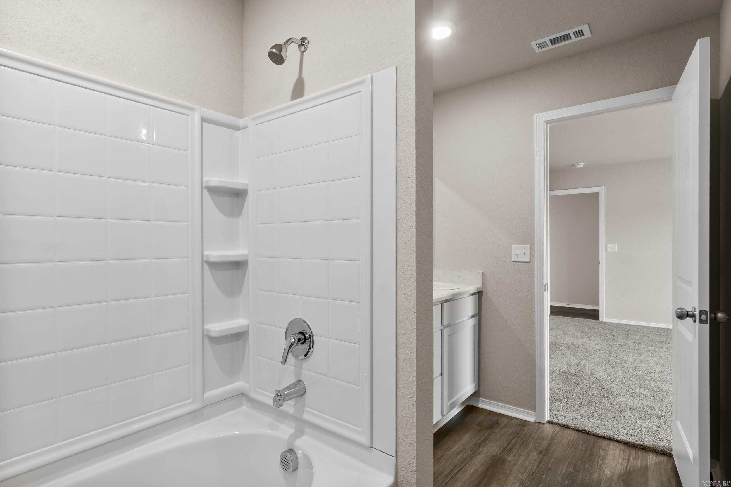 COUNTRY CLUB OF ARK THE - Residential