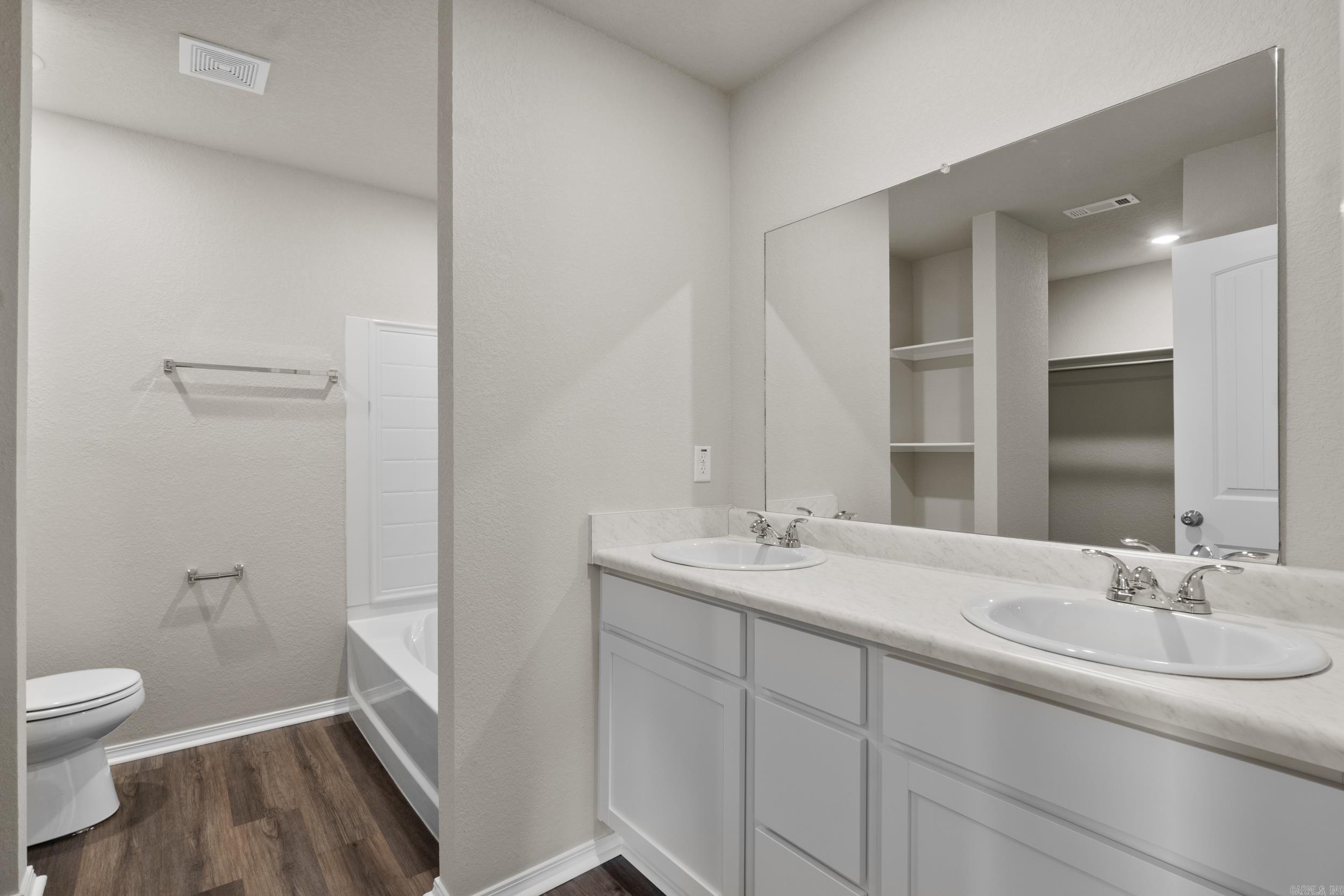 COUNTRY CLUB OF ARK THE - Residential