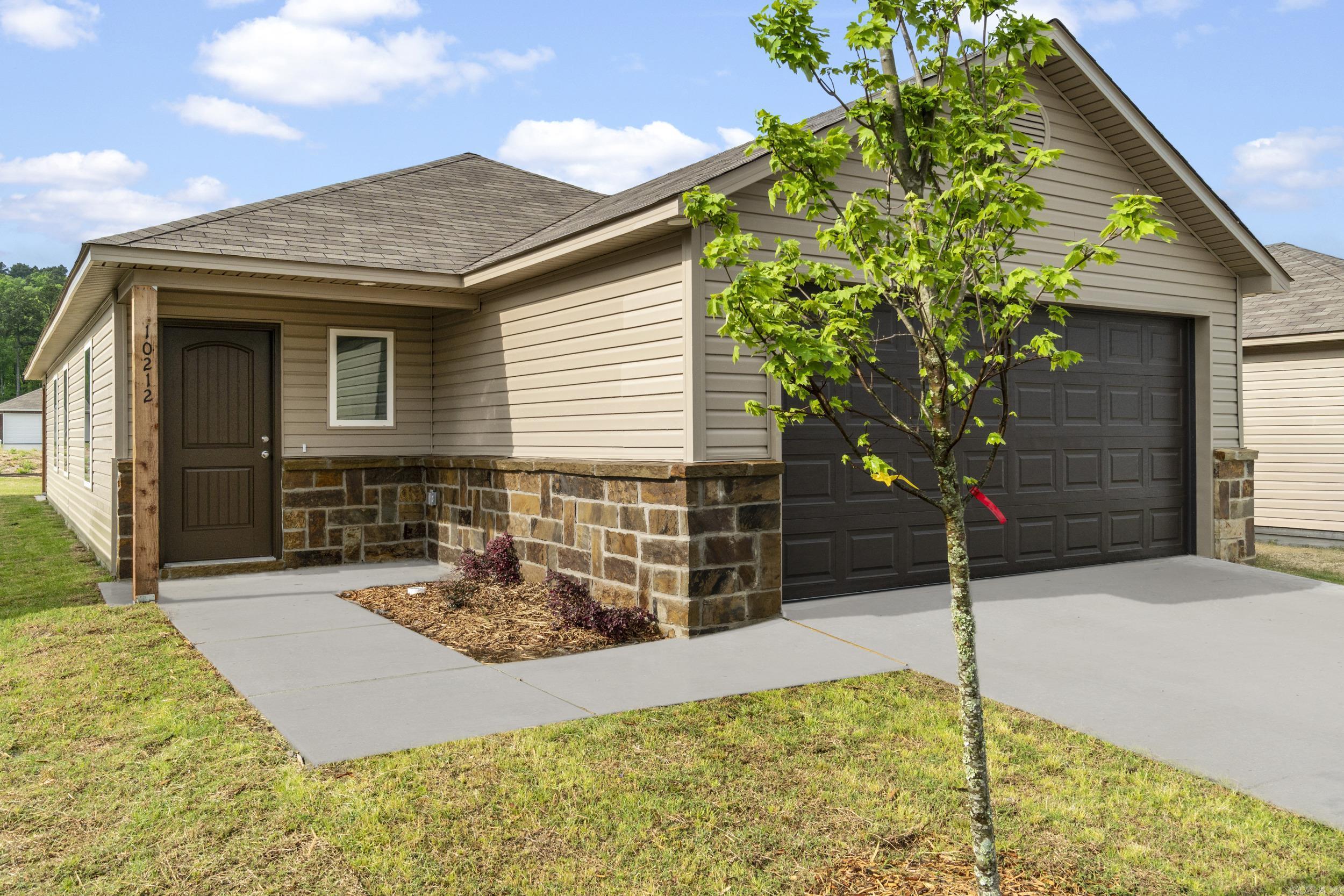 COUNTRY CLUB OF ARK THE - Residential