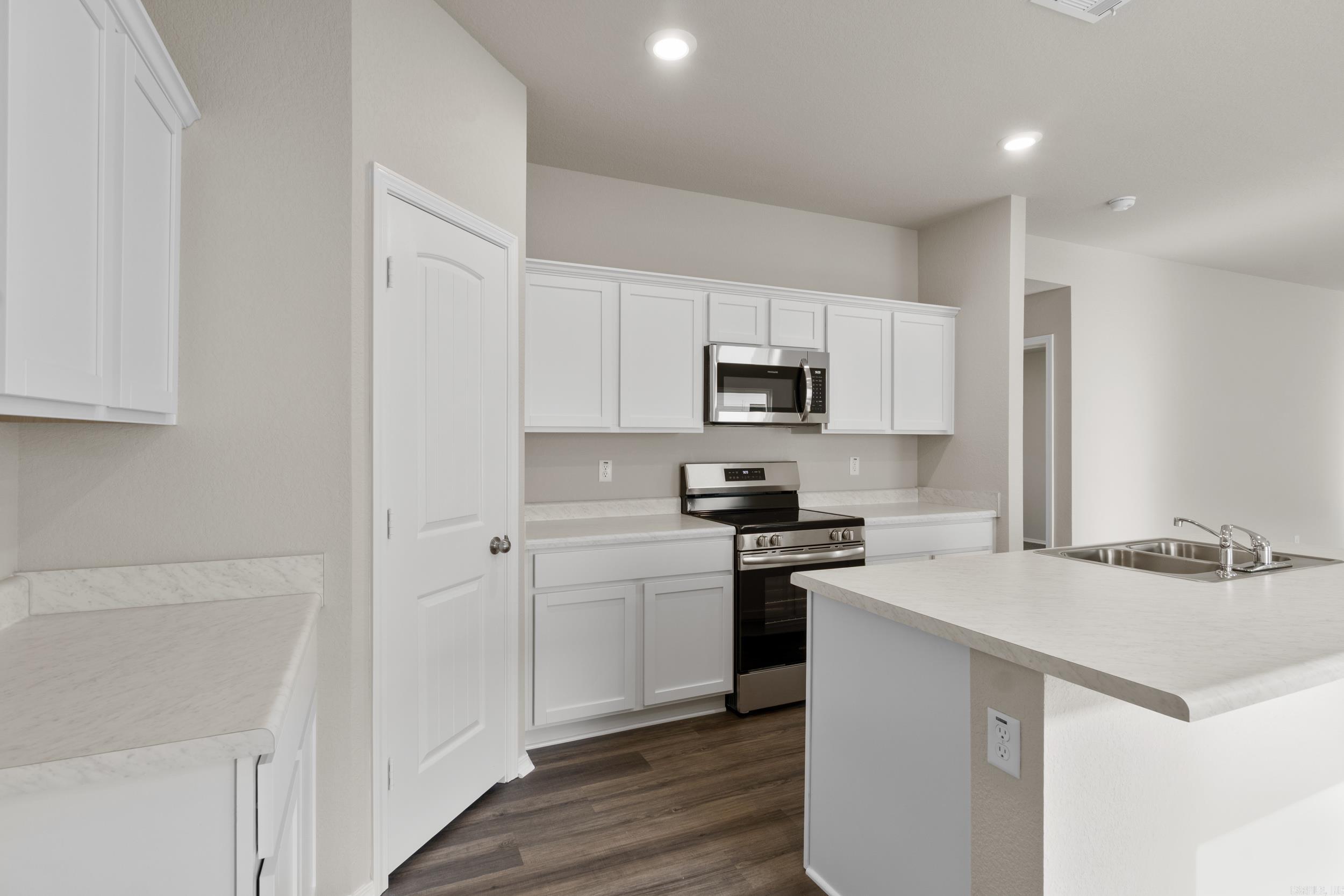 COUNTRY CLUB OF ARK THE - Residential