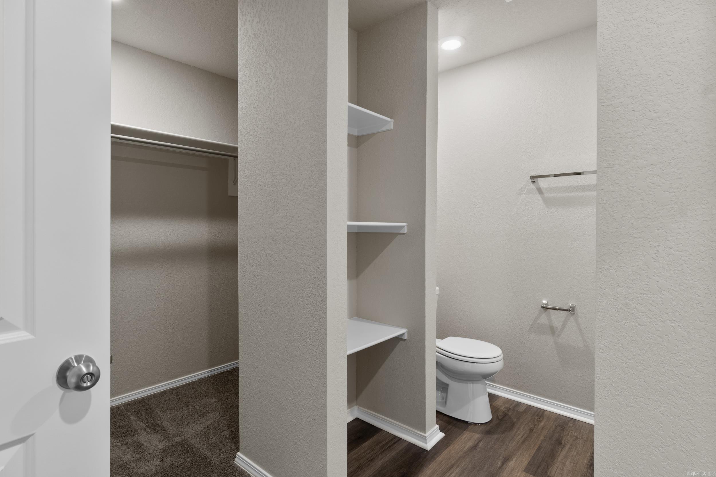 COUNTRY CLUB OF ARK THE - Residential