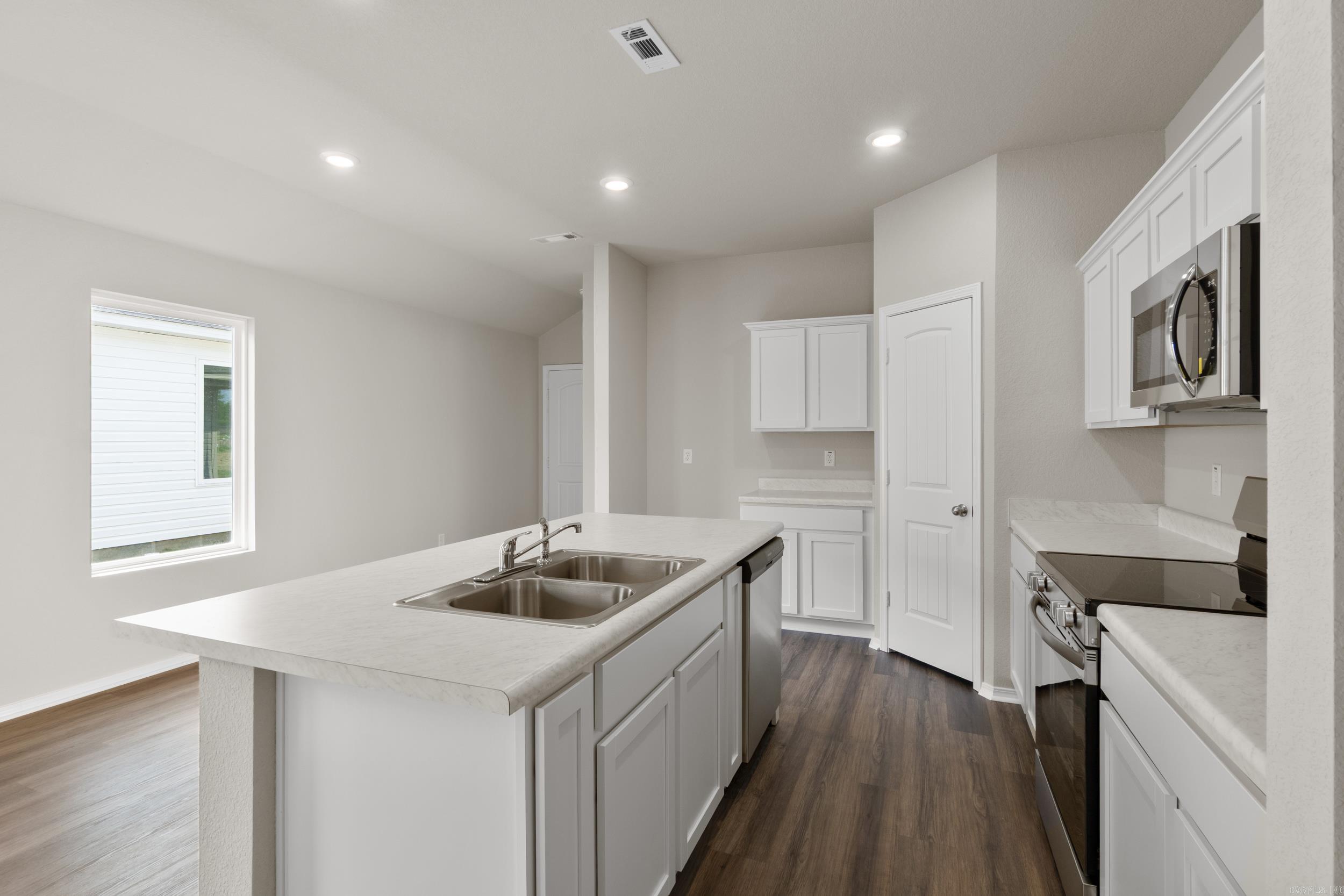 COUNTRY CLUB OF ARK THE - Residential