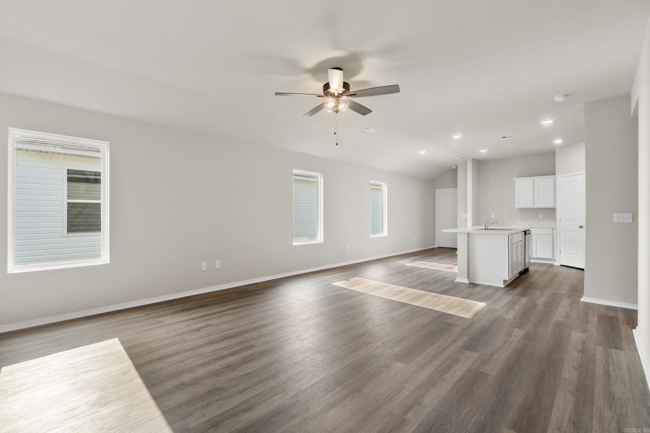 COUNTRY CLUB OF ARK THE - Residential