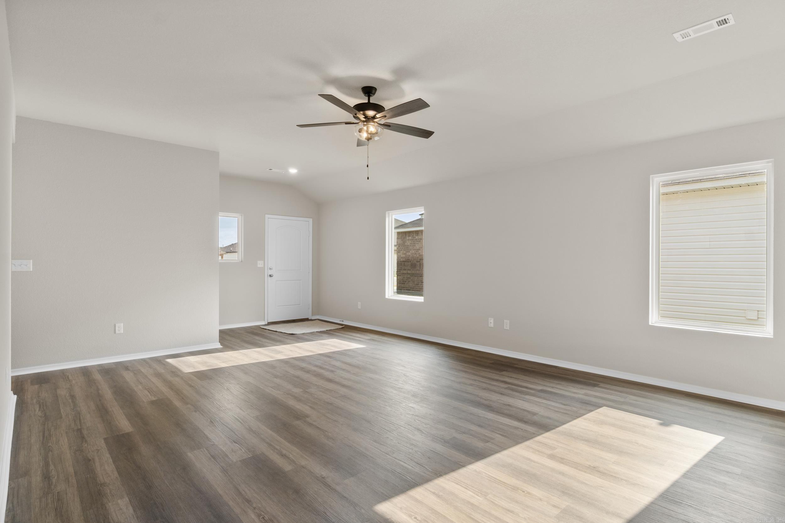 COUNTRY CLUB OF ARK THE - Residential