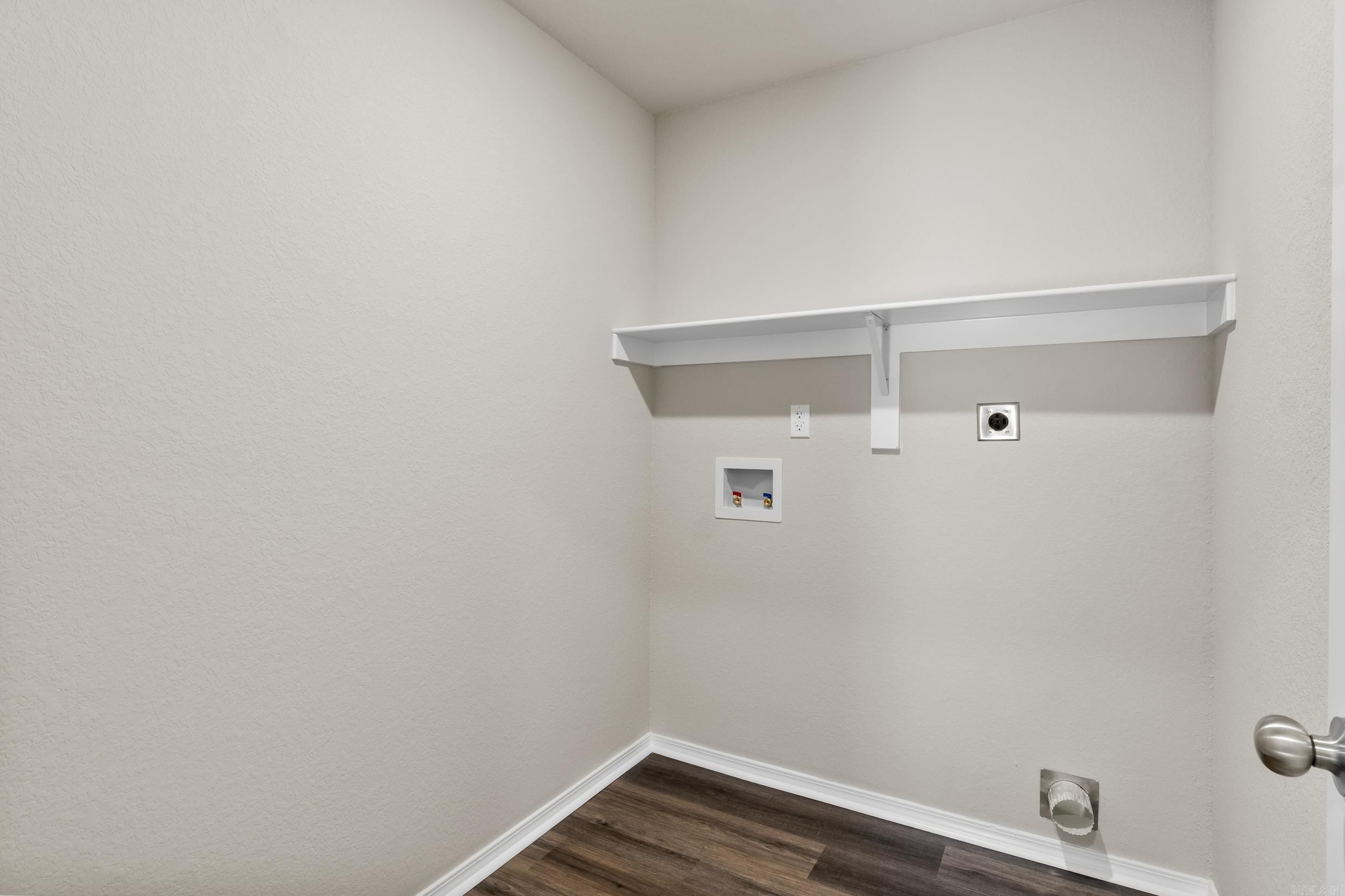 COUNTRY CLUB OF ARK THE - Residential