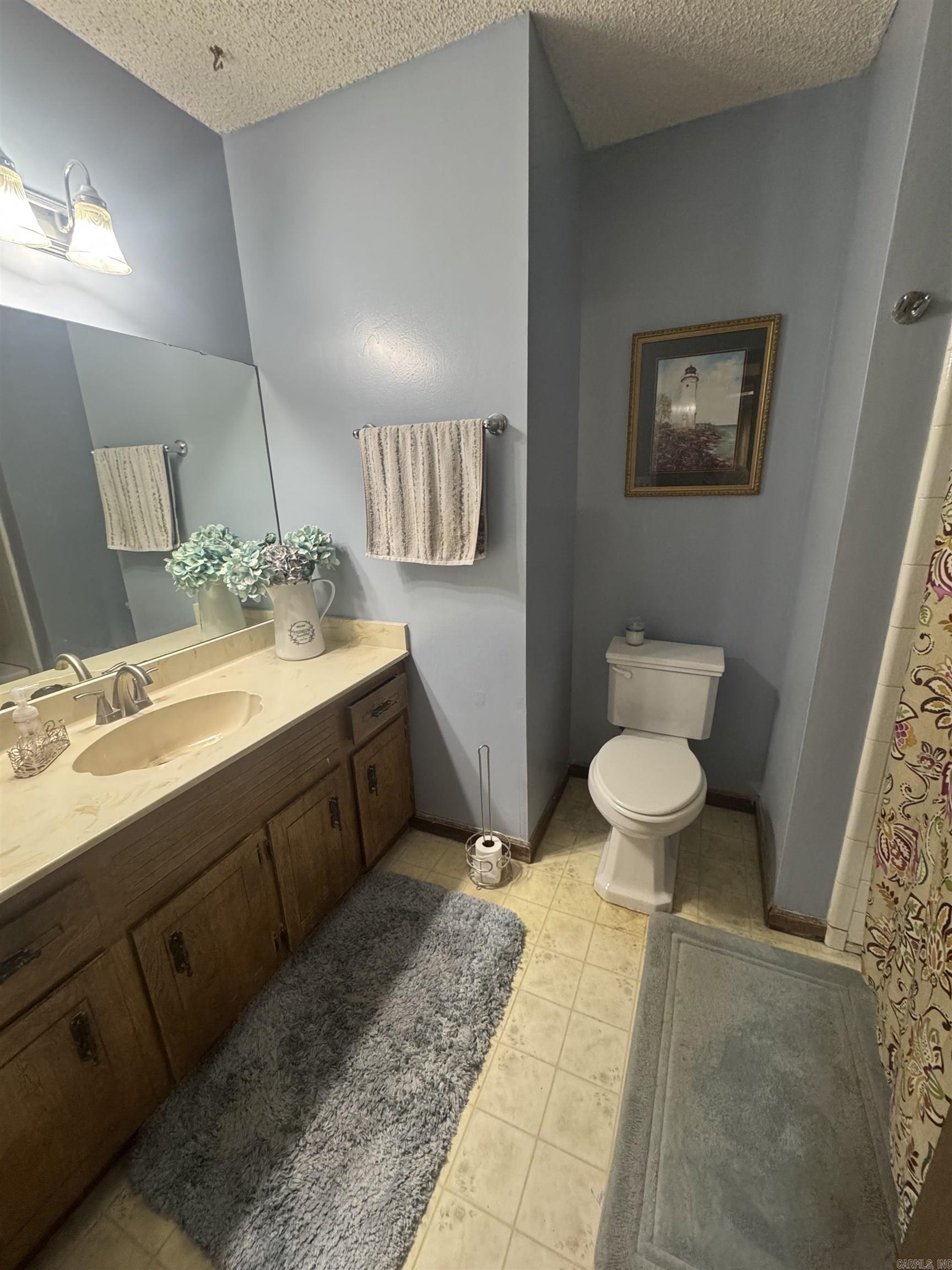 TWIN OAKS - Residential